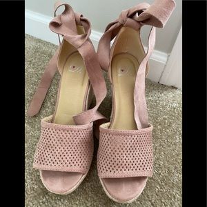Pink suede wedge